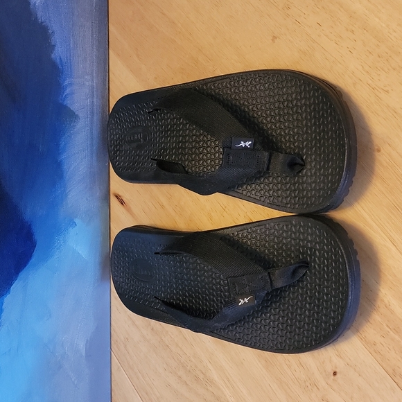 Brand New/Never Worn Black Chacos size 11 (fit 10-10.5) - Picture 6 of 6